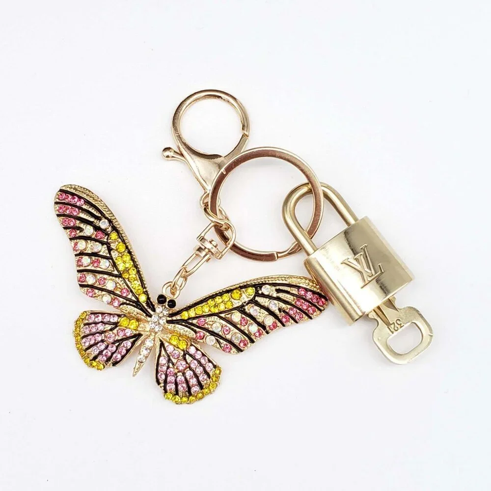 Authentic Louis Vuitton Gold Lock 🔒 Unbranded Butterfly Keychain Bag Charm LV - Picture 2 of 6
